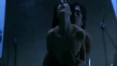 Uma morena com um par de pernas sexy é fodida em seu aperto apertado os melhores vídeo de sexo brasileiro